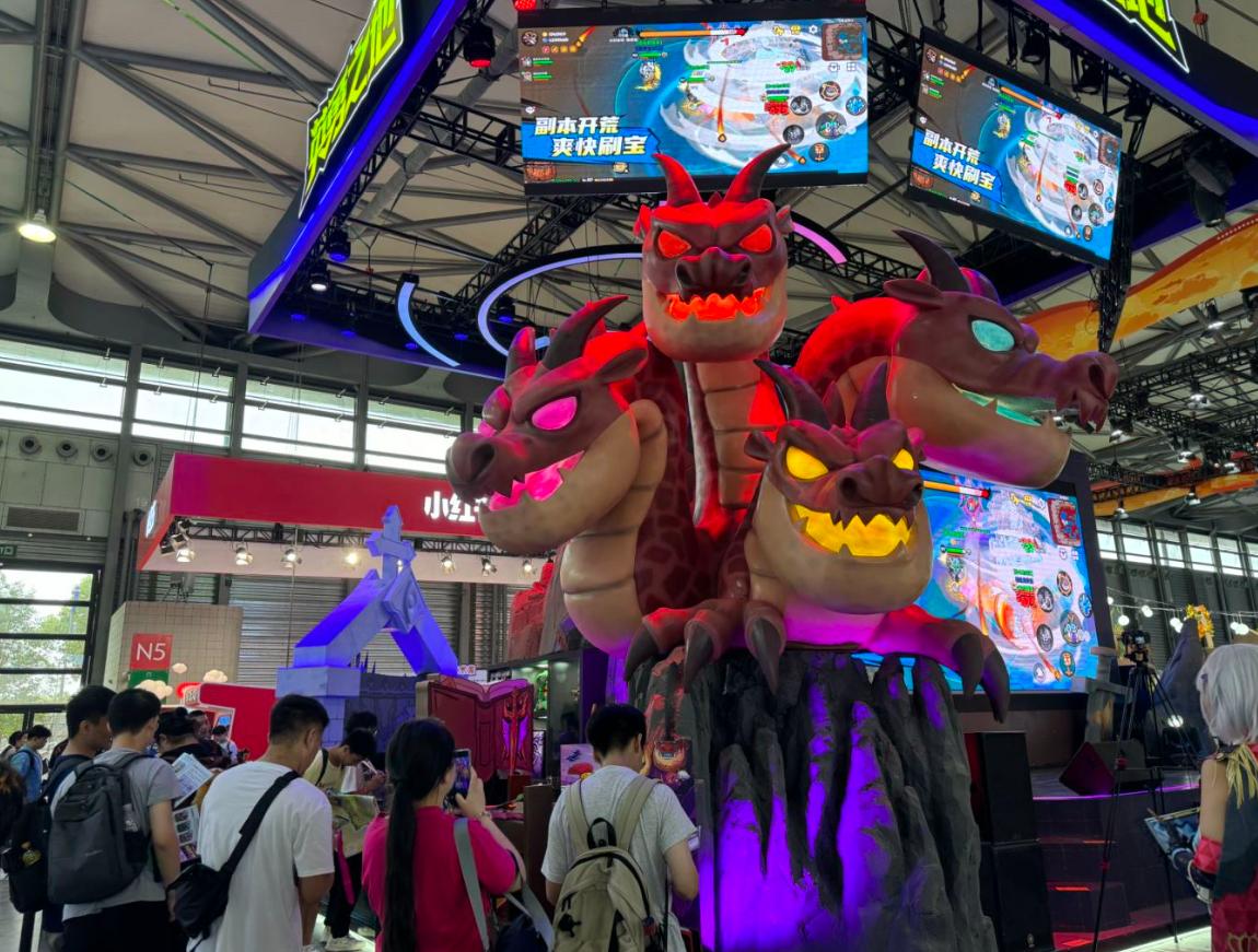 九游娱乐平台《英勇之地》2024ChinaJoy首秀！巨有料大不同手游首启DEMO试玩(图3)