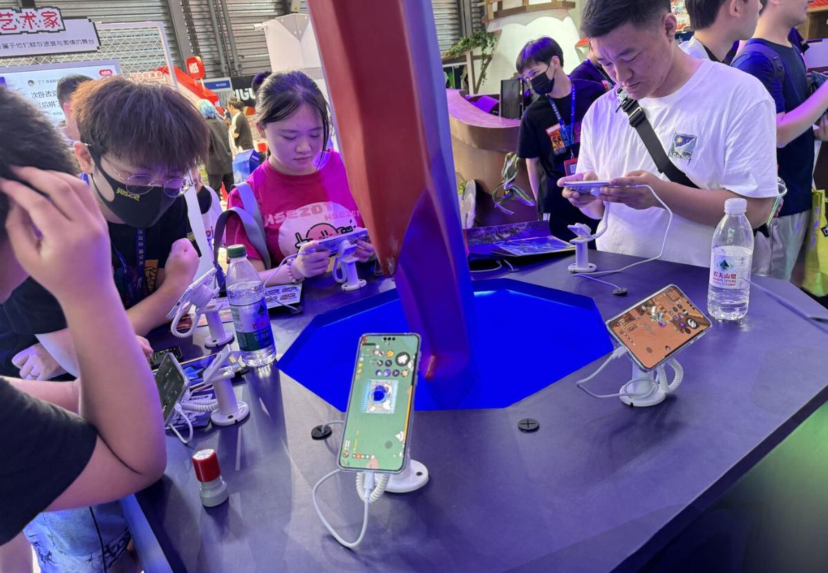 九游娱乐平台《英勇之地》2024ChinaJoy首秀！巨有料大不同手游首启DEMO试玩(图8)